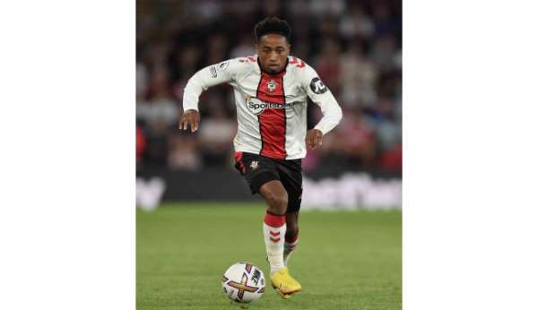 West Ham United, Kyle Walker-Peters'ı transfer etti