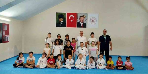 Eskişehir'de taekwondo antrenmanları sürüyor