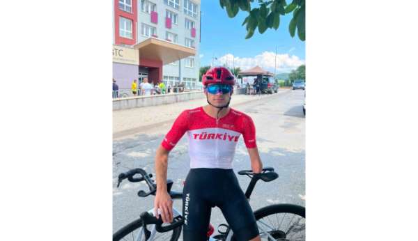 Milli bisikletçi Mehmet Keskin Slovakya'da sahne aldı