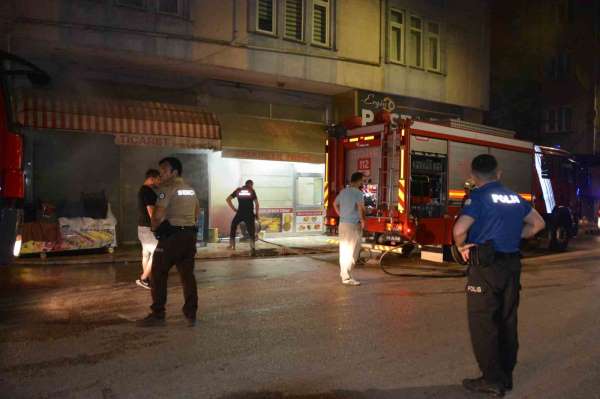 Ordu'da yanan fındık kabuğu çuvalı iş yerini dumana boğdu