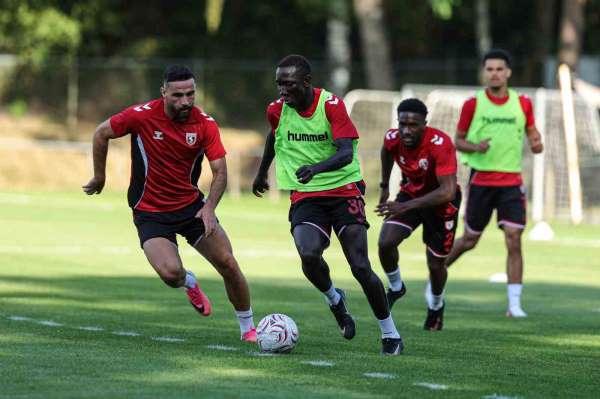Samsunspor'un Hollanda kampı başladı