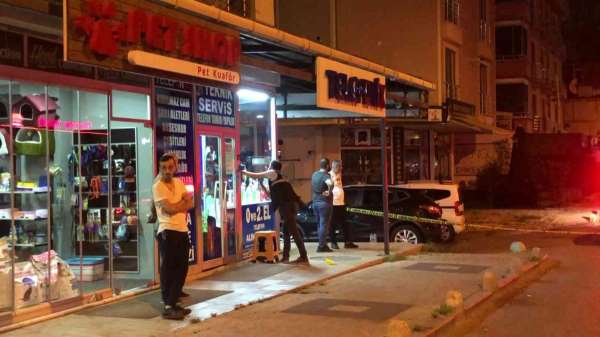 Sancaktepe'de telefoncuya silahlı saldırı