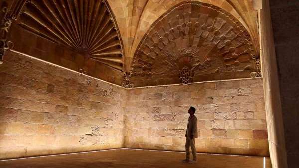 Ecdat ruh hastalıklarını 8 asır önce sesle tedavi ediyordu