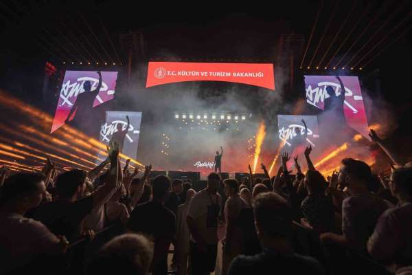 Sagopa Kajmer'den Erzurum'da unutulmaz performans