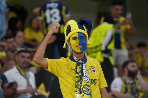 UEFA Şampiyonlar Ligi: Fenerbahçe: 0 - Benfica: 0