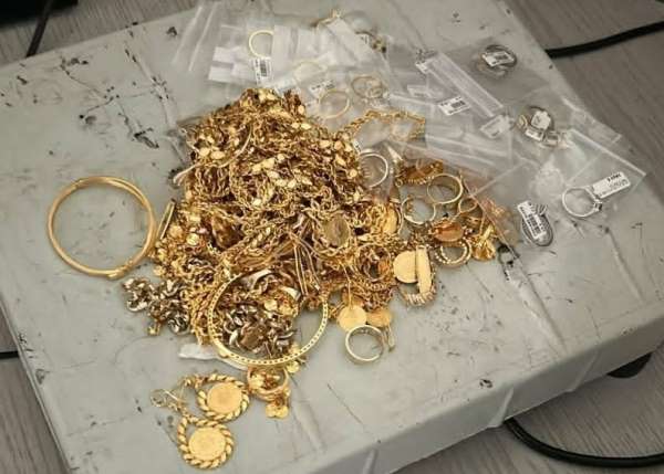 Bulgaristan'da gurbetçi ailenin aracında 603 gram kaçak altın ele geçirildi