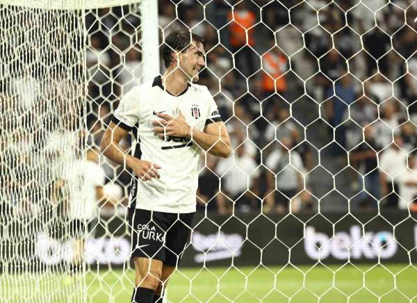 Dusan Vlahovic ilk kez Beşiktaş formasını giydi