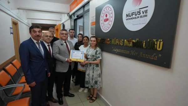 Sinop'ta rekor memnuniyet getiren kamu personeli ödüllendirildi
