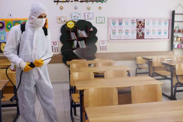 Atakum Belediyesi ilk ders zili öncesinde okulları dezenfekte etti 