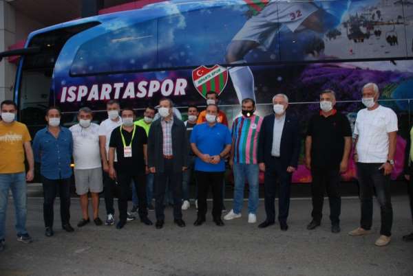 Belediye Başkanı, Isparta 32 Spor'a otobüs hediye etti 