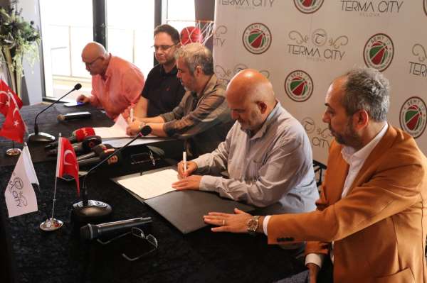 Karaderili Şirketler Grubu, ING Süper Lig temsilcisi Semt 77 Yalovaspor'a sponsor oldu