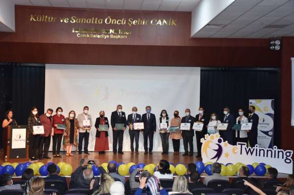 Samsun Milli Eğitim Müdürlüğü 'eTwinning' hareketiyle göz dolduruyor