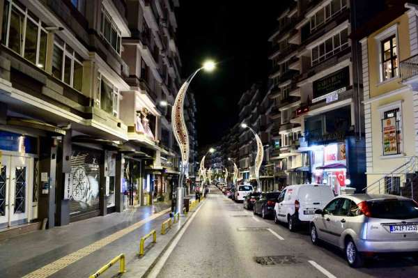 Çiftlik Caddesi'nin aydınlatması tamamlandı