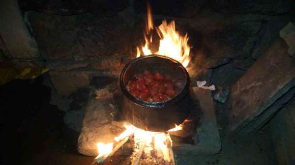 Bayburt'ta ev salçası hazırlıkları hız kazandı
