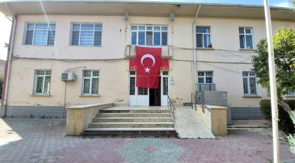 Eskişehir'de 'kız meselesi' nedeniyle 1 kişinin bıçaklandığı olayla ilgili 3 şüpheli tutuklandı
