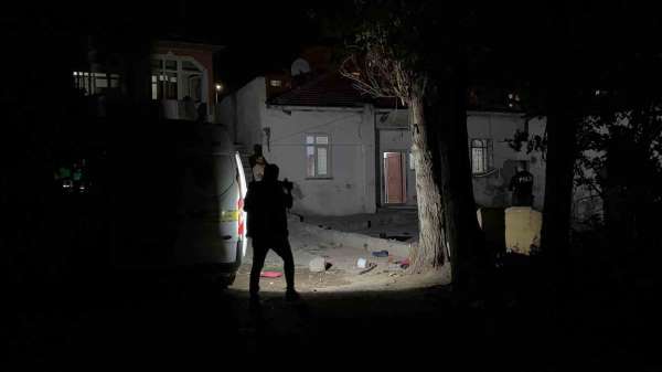 Evinde bıçaklı saldırıya uğrayan 12 yaşındaki çocuk yaralandı