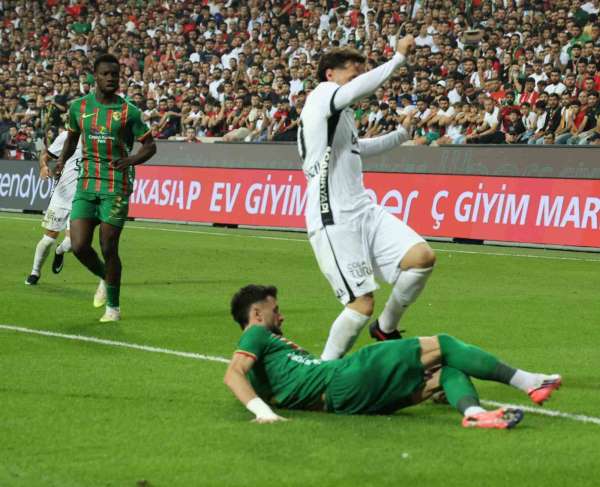 Trendyol Süper Lig: Amed Sportif Faaliyetler: 3 - Beşiktaş: 2