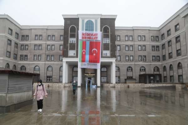 İlkadım'da tüm tesislere Azerbaycan bayrağı 