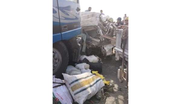 Mısır'da katliam gibi trafik kazası: 19 ölü