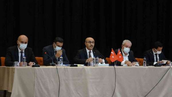 Vali Demirtaş: 'Okullarımızda ve okullarımızın çevresinde terör propagandasına müsaade etmeyeceğiz'