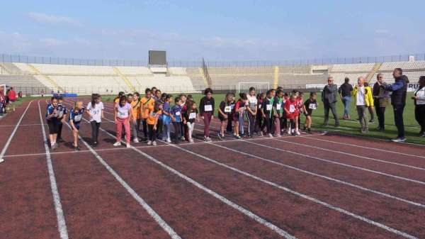 Cumhuriyet Bayramı etkinlikleri çerçevesinde atletizm yarışı düzenlendi - Balıkesir haber