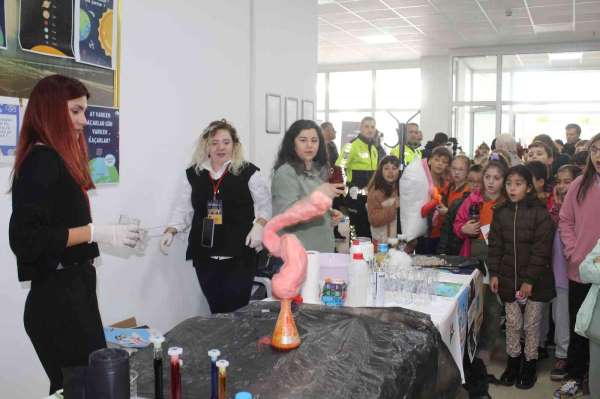 Sinop'ta çocuklar bilimi eğlenerek öğreniyor - Sinop haber