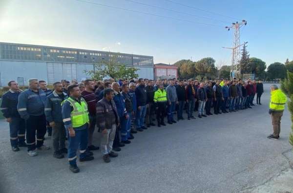 Somalı madenciler Amasra'daki şehit madenciler için saygı duruşunda bulundu - Manisa haber