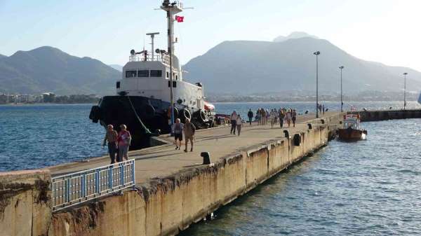 Alanya ekonomisine ''kruvaziyer'' gemileri katkı sağlıyor