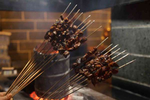 Diyarbakır'daki festivalde tescilli ciğer ve kadayıfın satışları ikiye katlandı