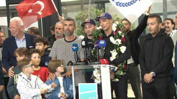 2025 Dünya Superbike şampiyonu Toprak Razgatlıoğlu, yurda döndü