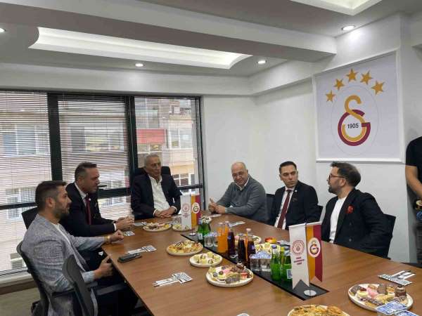 Adnan Polat, 1905 Kütahya Galatasaraylılar Derneği'nin açılışına katıldı