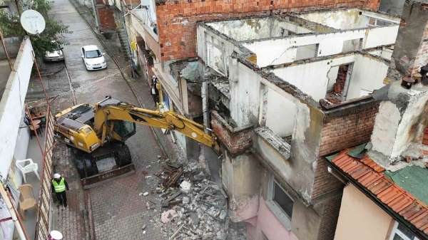 Başkan Kurnaz: 'Metruk binalarla mücadelemiz sürecek'