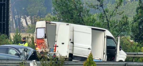 İzmir'de zincirleme trafik kazası: 1 ölü, 3 yaralı