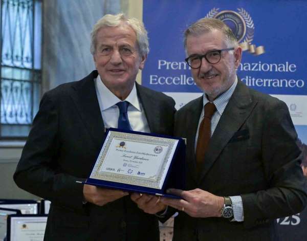 Kenan Yıldız, Servet Yardımcı ve Jose Mourinho'ya İtalya'dan ödül