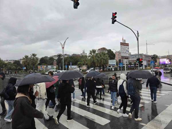 Samsun'da kuvvetli sağanak: Metrekareye 41,3 kilo yağış düştü