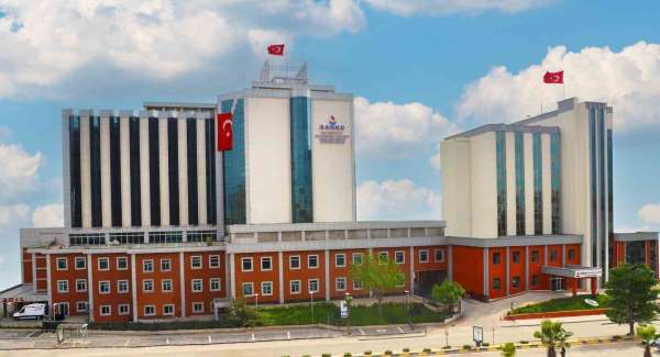 SANKO Üniversitesi Hastanesi'nde robotik cerrahi ile diz protez ameliyatları başarıyla gerçekleştiriliyor