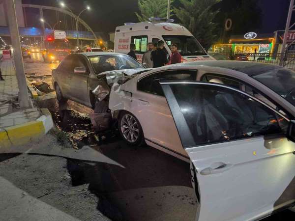 Van'da zincirleme kaza: 4 yaralı