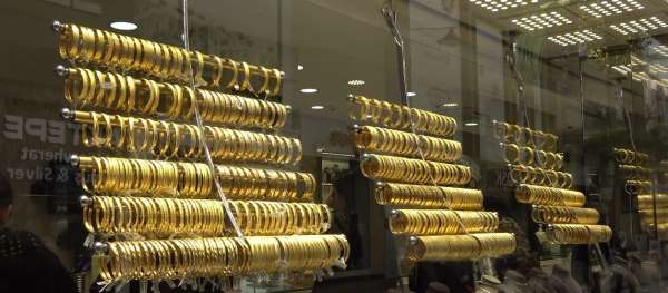 Yatırımcı dövizi bıraktı, altına koştu: 'Güvenilir liman'