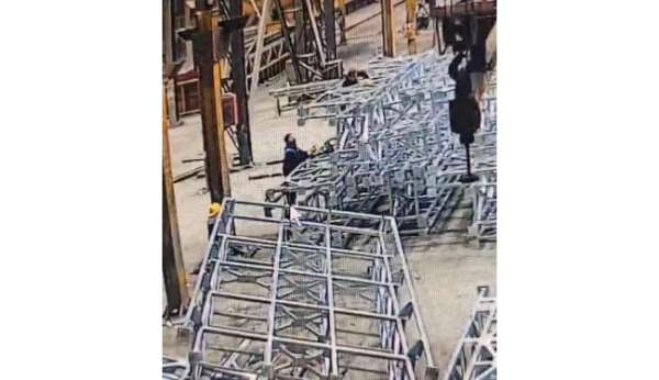Ankara'da çelik platformun altında kalan genç işçi hayatını kaybetti