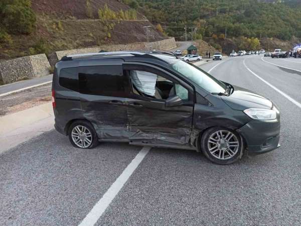 Bingöl'de trafik kazası: 3 yaralı