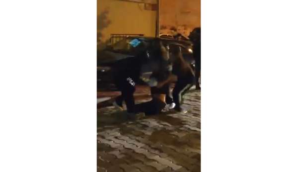 Gürültü nedeniyle tartışma çıktı: Eşine küfür edilmesi üzerine bıçakla sokağa indi