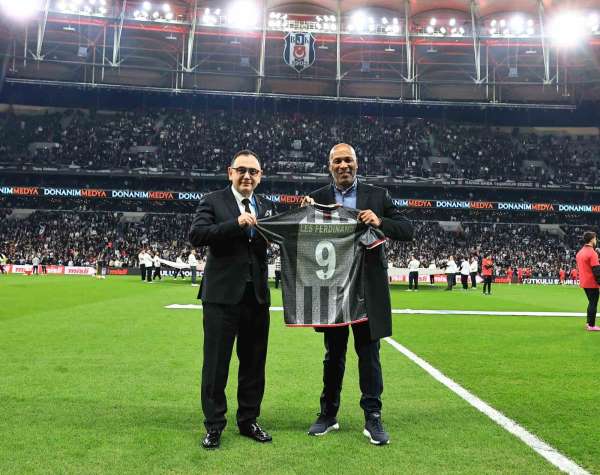 Les Ferdinand'dan Beşiktaş taraftarına övgü