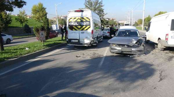 Malatya'da 6 aracın karıştığı kazada 3 kişi yaralandı