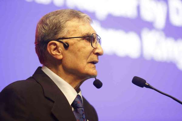 Nobel ödüllü Aziz Sancar, Mersin Üniversitesi'nde öğrencilerle buluştu