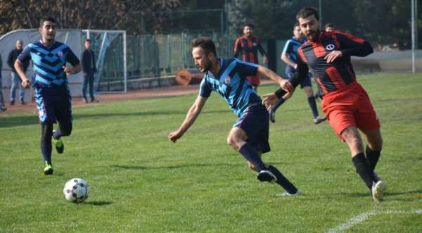 Öğrenci Futbol 2. Ligi'nin ilk kazananı Eczacılık Fakültesi oldu 
