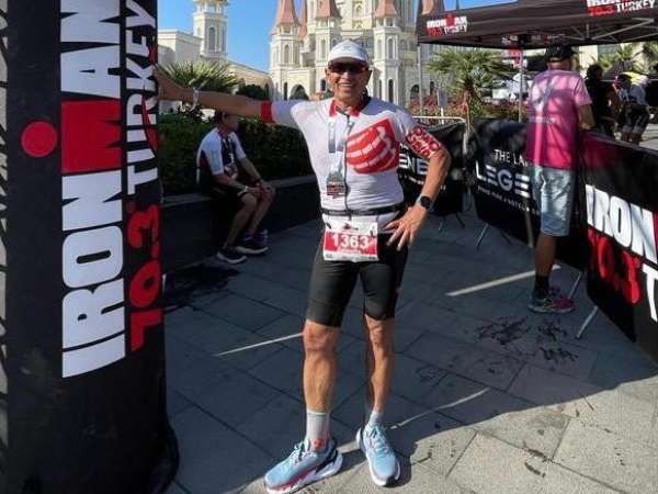 Türkiye'de sağlığına kavuşan Kazak iş adamı, triatlona katıldı - İzmir haber