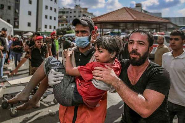 Doktorlar Gazze'deki hastane saldırılarını kınadı