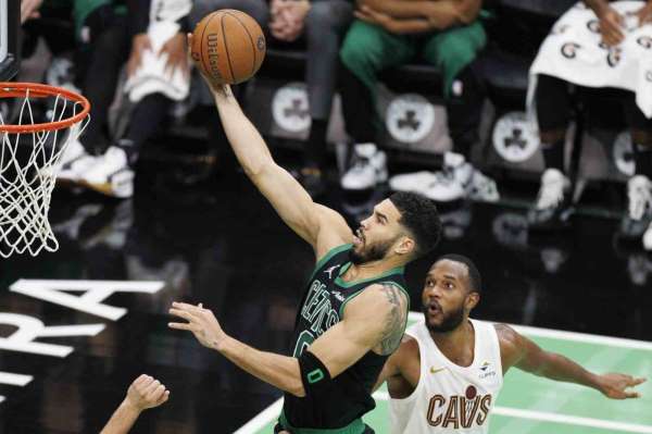 Cleveland Cavaliers'ın 15 maçlık galibiyet serisi Boston'da sona erdi