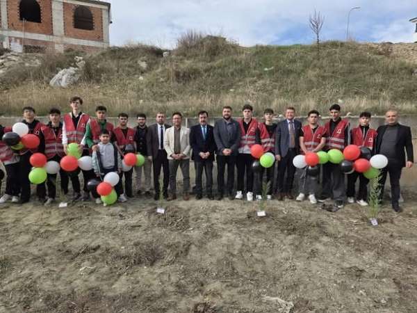 Bilecik'te öğrenciler fidan dikerek kardeşlik ve çevre bilinci kazandı