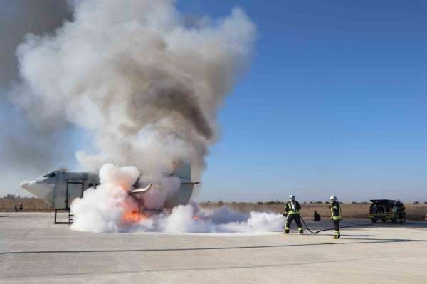 Çukurova Havalimanı'nda uçak kazası tatbikatı gerçeğini aratmadı
